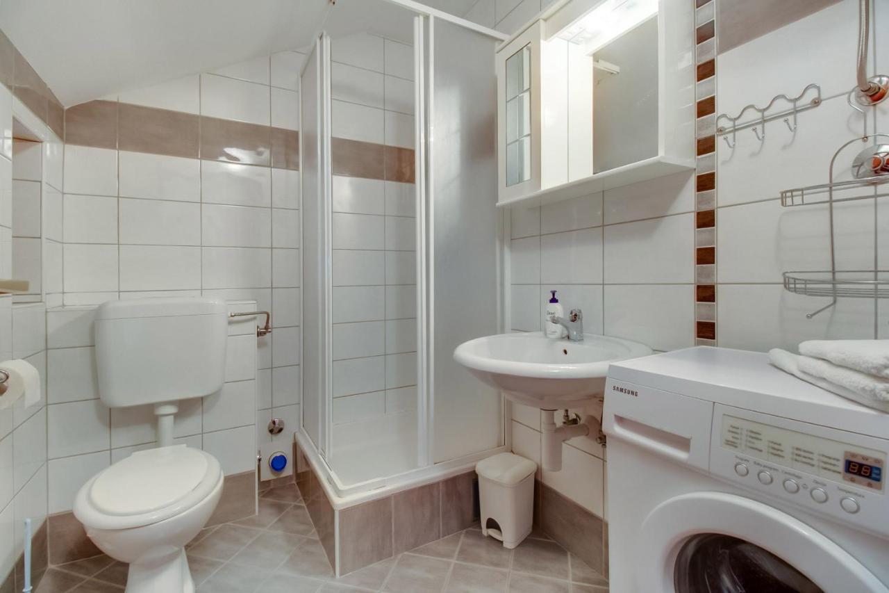 Apartments Rosa Mali Lošinj Eksteriør bilde
