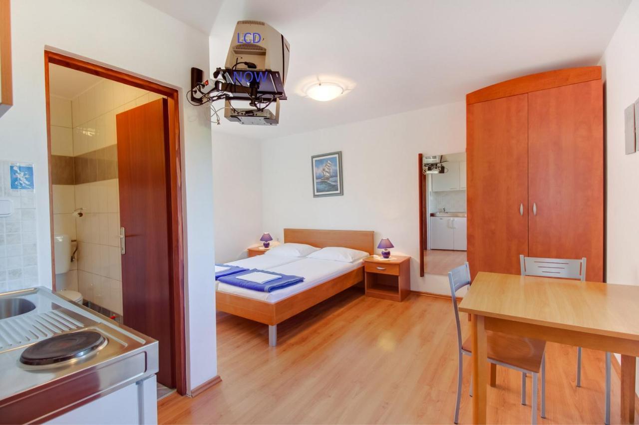 Apartments Rosa Mali Lošinj Eksteriør bilde