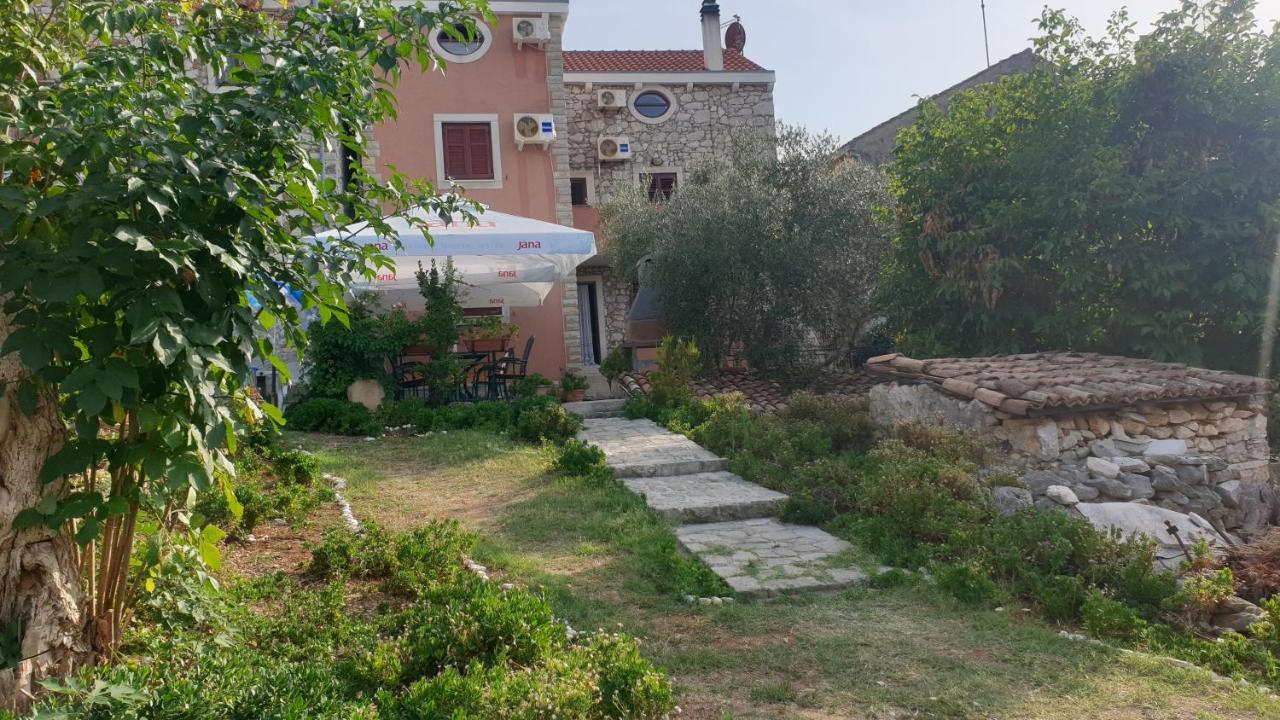Apartments Rosa Mali Lošinj Eksteriør bilde
