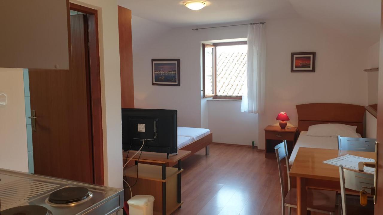 Apartments Rosa Mali Lošinj Eksteriør bilde