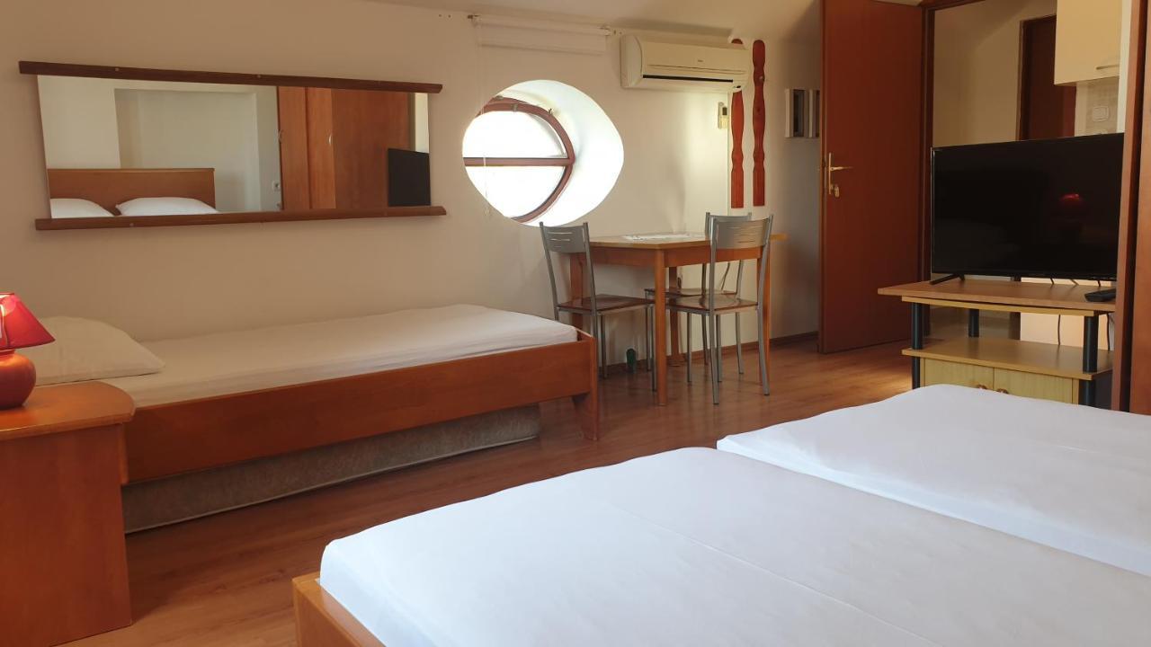 Apartments Rosa Mali Lošinj Eksteriør bilde